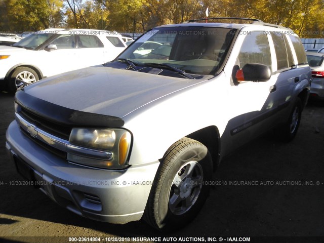 1GNDT13SX42360311 - 2004 CHEVROLET TRAILBLAZER LS/LT SILVER photo 2