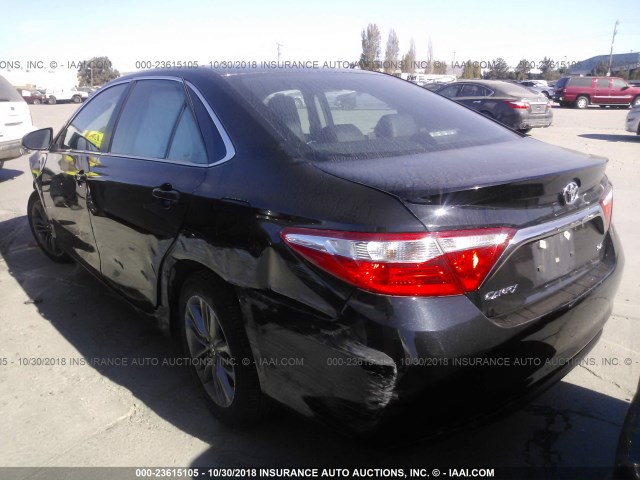 4T1BF1FK9HU411564 - 2017 TOYOTA CAMRY LE/XLE/SE/XSE BLACK photo 3