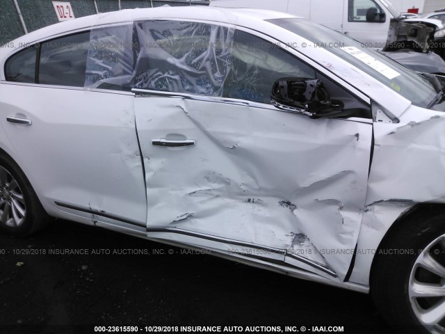 1G4GB5G37FF135192 - 2015 BUICK LACROSSE WHITE photo 6