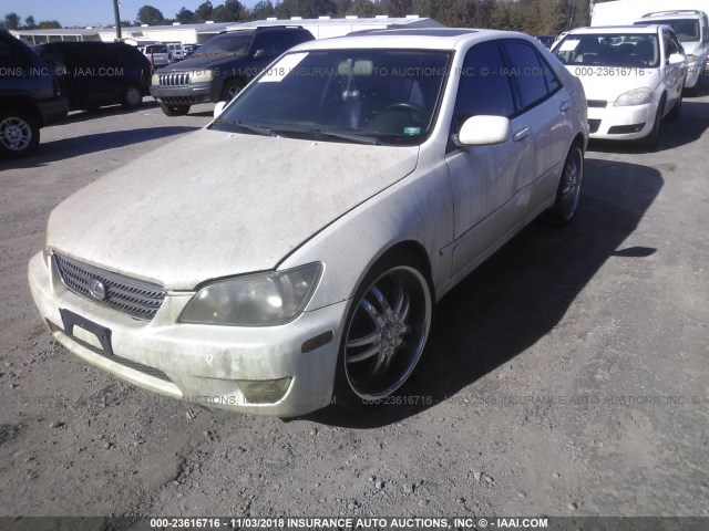 JTHBD192030073590 - 2003 LEXUS IS 300 WHITE photo 2