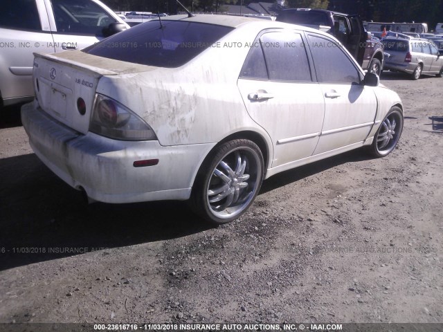 JTHBD192030073590 - 2003 LEXUS IS 300 WHITE photo 4