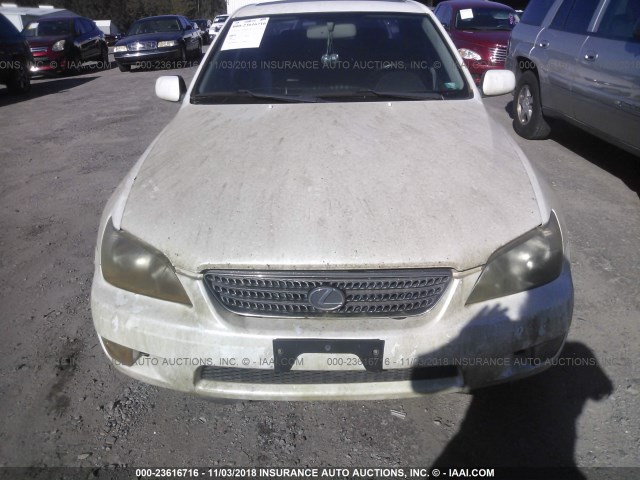 JTHBD192030073590 - 2003 LEXUS IS 300 WHITE photo 6