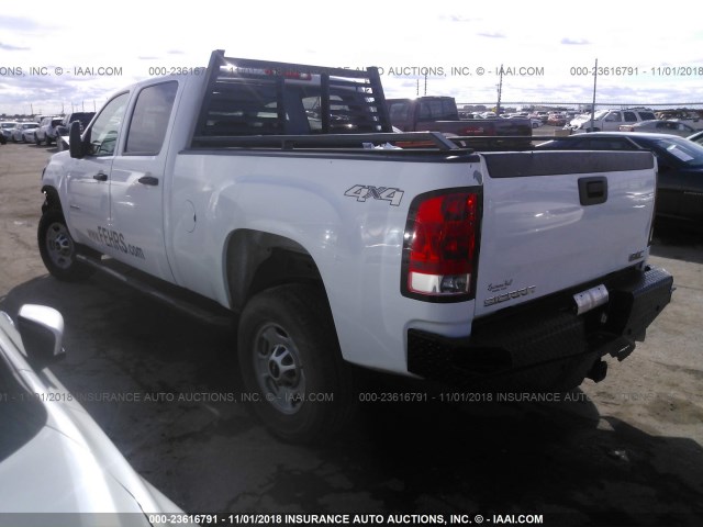 1GT12ZC88DF135749 - 2013 GMC SIERRA K2500 HEAVY DUTY WHITE photo 3