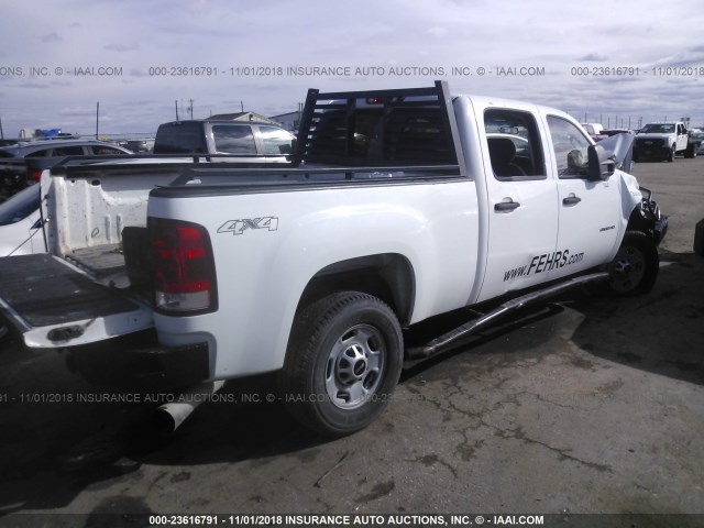 1GT12ZC88DF135749 - 2013 GMC SIERRA K2500 HEAVY DUTY WHITE photo 4