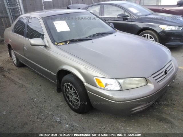 4T1BG28K3XU588688 - 1999 TOYOTA CAMRY CE/LE/XLE GRAY photo 1