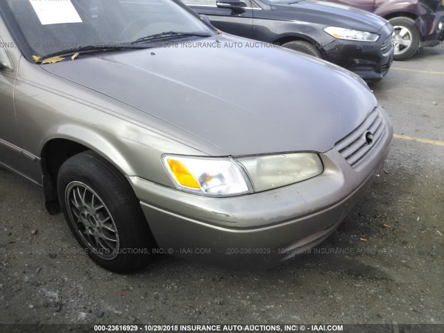 4T1BG28K3XU588688 - 1999 TOYOTA CAMRY CE/LE/XLE GRAY photo 6