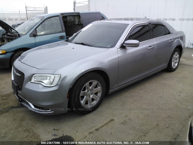 2C3CCAAGXFH845548 - 2015 CHRYSLER 300 LIMITED SILVER photo 2