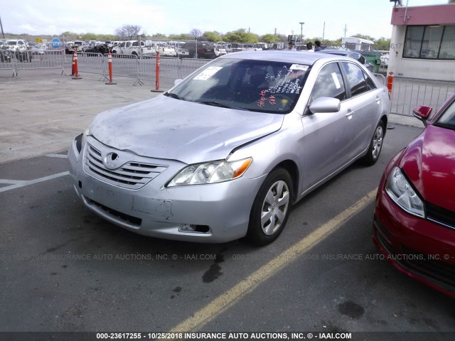 JTNBE46K373058795 - 2007 TOYOTA CAMRY NEW GENERAT CE/LE/XLE/SE SILVER photo 2