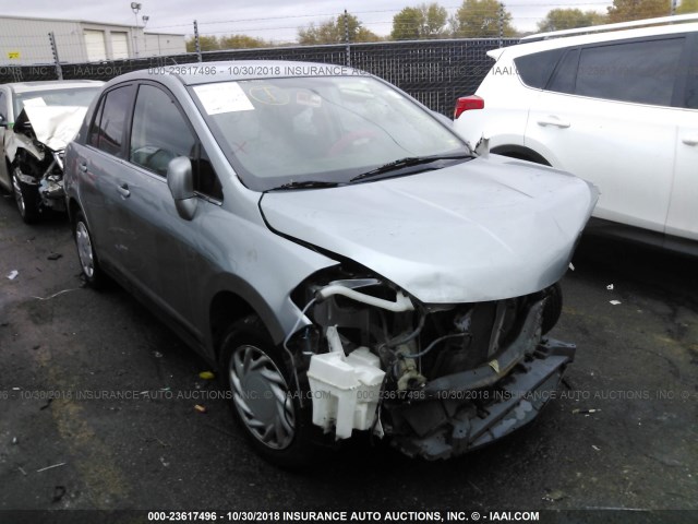 3N1BC11E88L444812 - 2008 NISSAN VERSA S/SL GRAY photo 1