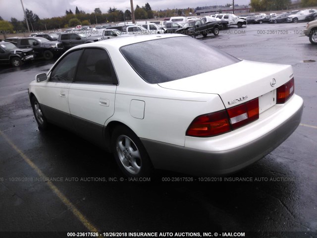 JT8BF28G7X0187377 - 1999 LEXUS ES 300 WHITE photo 3