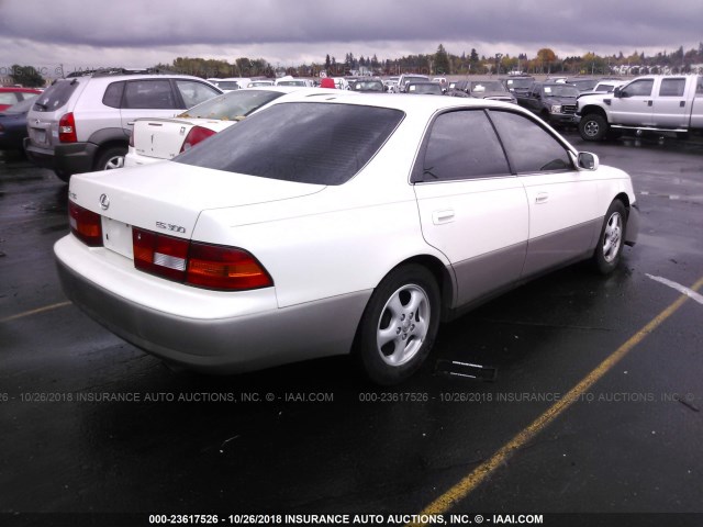 JT8BF28G7X0187377 - 1999 LEXUS ES 300 WHITE photo 4