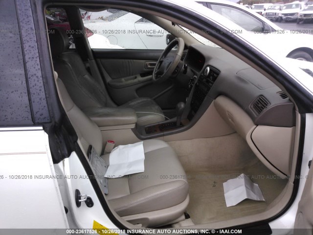 JT8BF28G7X0187377 - 1999 LEXUS ES 300 WHITE photo 5