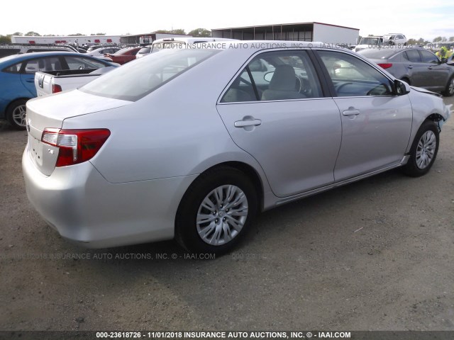 4T4BF1FK7ER348644 - 2014 TOYOTA CAMRY L/SE/LE/XLE SILVER photo 4