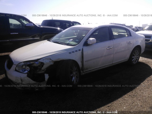 1G4HE57Y97U154184 - 2007 BUICK LUCERNE CXS WHITE photo 2