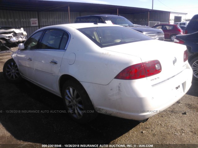 1G4HE57Y97U154184 - 2007 BUICK LUCERNE CXS WHITE photo 3