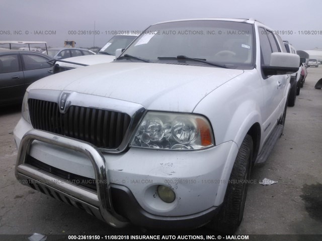 5LMFU27R14LJ20854 - 2004 LINCOLN NAVIGATOR Biały zdjęcie 2