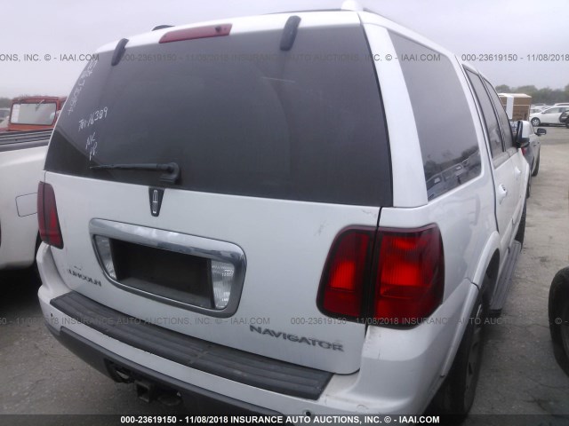 5LMFU27R14LJ20854 - 2004 LINCOLN NAVIGATOR Biały zdjęcie 4