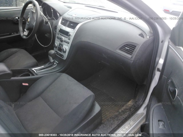 1G1ZC5EU0BF147354 - 2011 CHEVROLET MALIBU 1LT 银色 照片 5