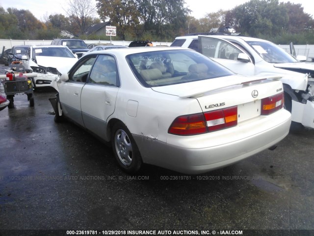 JT8BF28G9X0194072 - 1999 LEXUS ES 300 WHITE photo 3