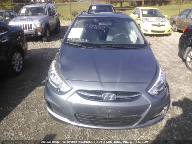 KMHCT4AE8HU282247 - 2017 HYUNDAI ACCENT SE GRAY photo 6