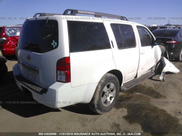 5N1AR18U56C665597 - 2006 NISSAN PATHFINDER LE/SE/XE WHITE photo 4