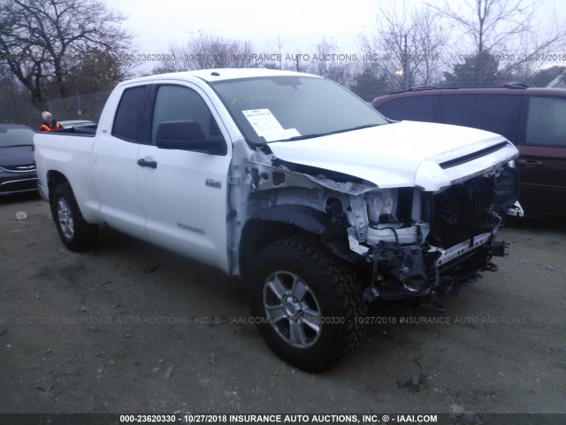 5TFUW5F11GX565520 - 2016 TOYOTA TUNDRA DOUBLE CAB SR/SR5 WHITE photo 1