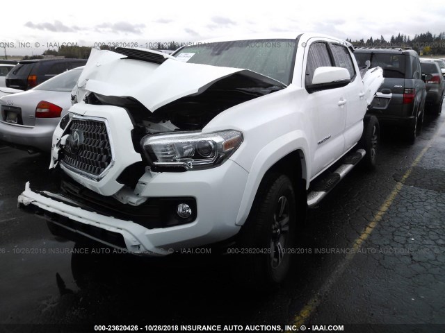 5TFCZ5AN2JX129330 - 2018 TOYOTA TACOMA DBL CAB/SR/TRDSPT/OR/PRO WHITE photo 2