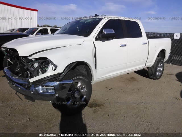 3C6UR5FL6JG151144 - 2018 RAM 2500 LARAMIE WHITE photo 2