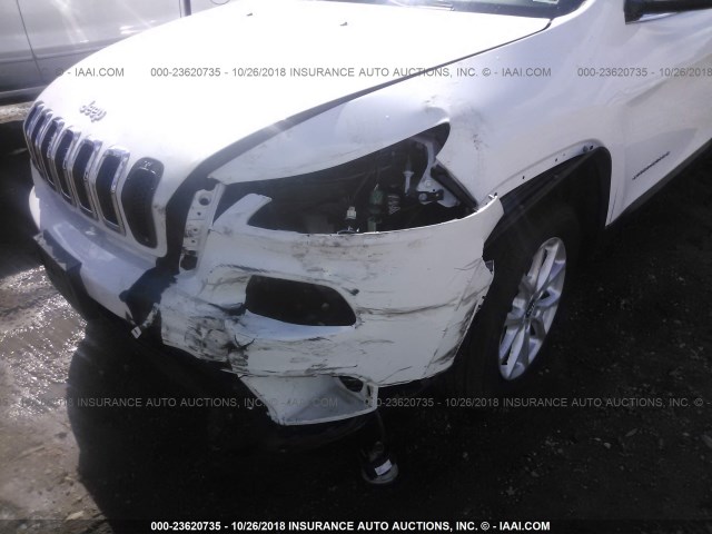 1C4PJLCB2FW781104 - 2015 JEEP CHEROKEE LATITUDE WHITE photo 6