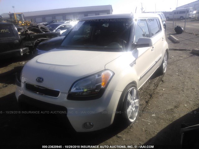 KNDJT2A2XB7718222 - 2011 KIA SOUL +/!/SPORT WHITE photo 2