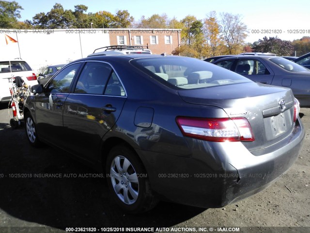 4T1BF3EK5AU103925 - 2010 TOYOTA CAMRY SE/LE/XLE GRAY photo 3