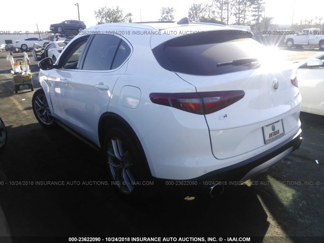 ZASFAKBN4J7C01959 - 2018 ALFA ROMEO STELVIO TI WHITE photo 3