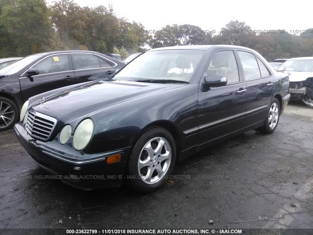 WDBJF65J22B466400 - 2002 MERCEDES-BENZ E 320 Dark Blue photo 2