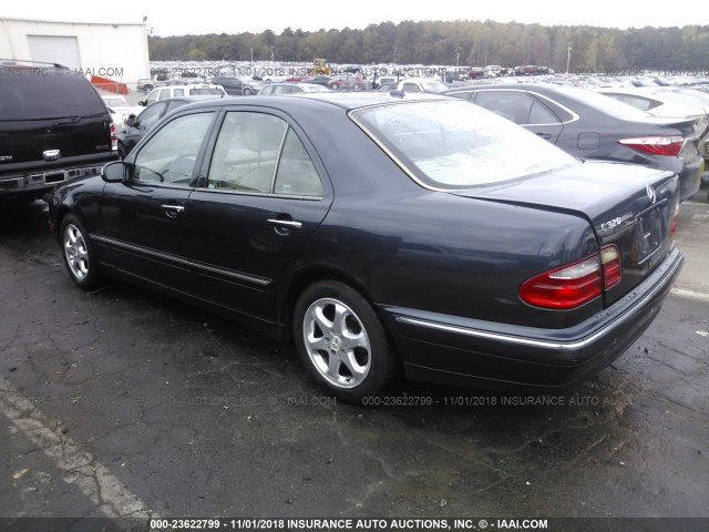 WDBJF65J22B466400 - 2002 MERCEDES-BENZ E 320 Dark Blue photo 3