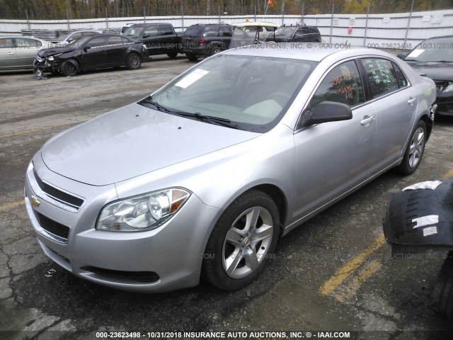 1G1ZB5E1XBF261211 - 2011 CHEVROLET MALIBU LS Silber Foto 2