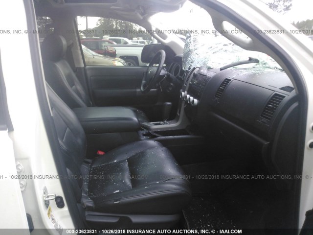 5TDZY5G12DS048663 - 2013 TOYOTA SEQUOIA SR5 WHITE photo 5