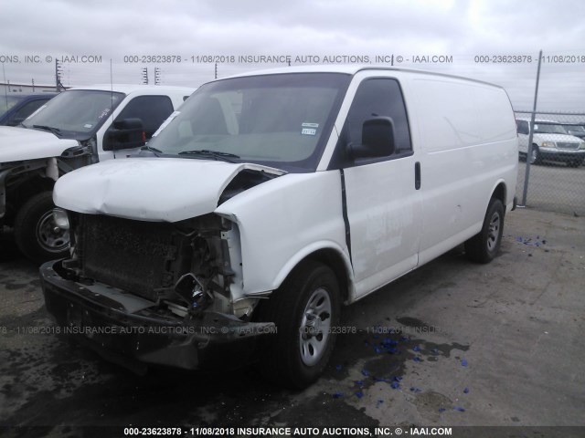 1GCSGAFX7B1121443 - 2011 CHEVROLET EXPRESS G1500  WHITE photo 2