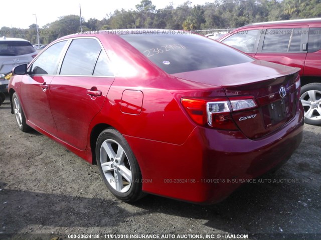4T1BF1FK1EU835932 - 2014 TOYOTA CAMRY L/SE/LE/XLE RED photo 3