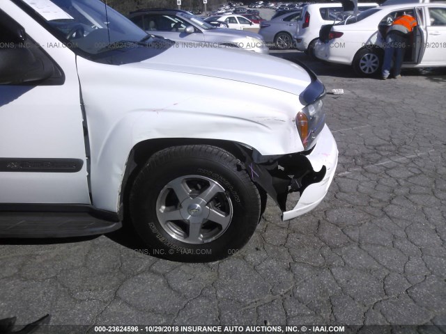 1GNDT13S442232257 - 2004 CHEVROLET TRAILBLAZER LS/LT WHITE photo 6