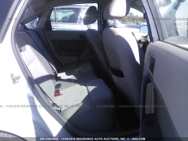 1FAHP35N48W237514 - 2008 FORD FOCUS SE/SEL/SES WHITE photo 8