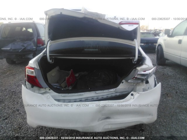 4T1BF1FK5EU758031 - 2014 TOYOTA CAMRY L/SE/LE/XLE თეთრი ფოტო 6