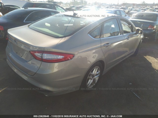 3FA6P0H75FR144536 - 2015 FORD FUSION SE GRAY photo 4