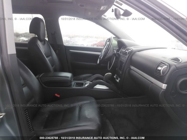 WP1AB29P44LA75460 - 2004 PORSCHE CAYENNE S SILVER photo 5