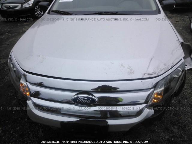 3FAHP0GAXBR243286 - 2011 FORD FUSION S SILVER photo 6