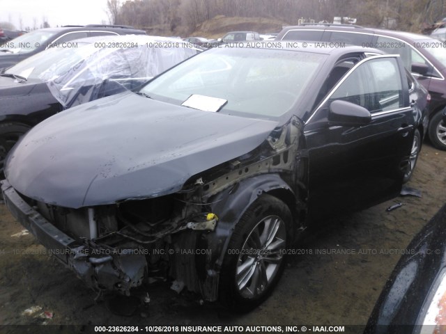 4T1BF1FK1FU092139 - 2015 TOYOTA CAMRY LE/XLE/SE/XSE BLACK photo 2