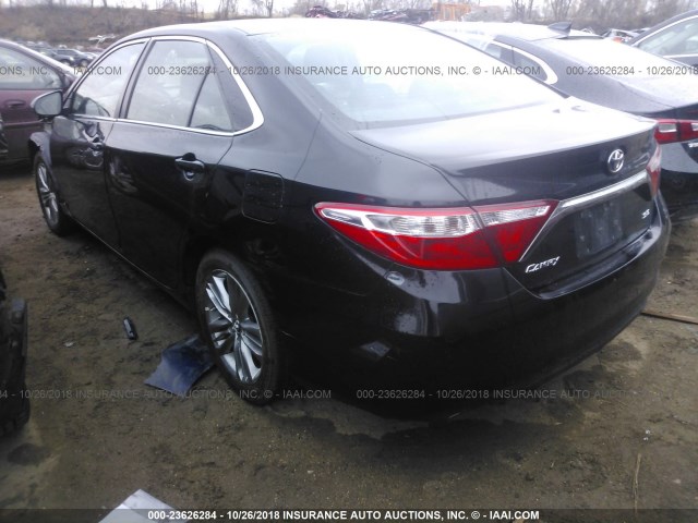 4T1BF1FK1FU092139 - 2015 TOYOTA CAMRY LE/XLE/SE/XSE BLACK photo 3