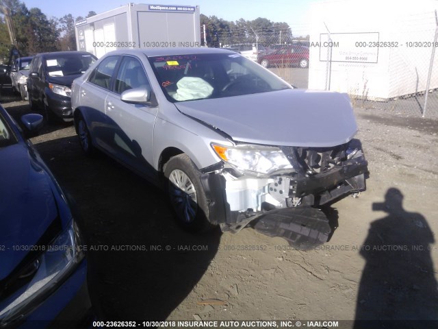 4T1BF1FK5CU586323 - 2012 TOYOTA CAMRY SE/LE/XLE SILVER photo 1