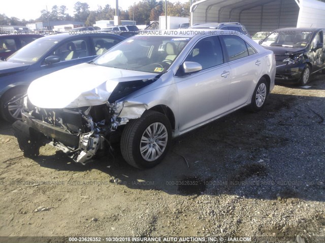 4T1BF1FK5CU586323 - 2012 TOYOTA CAMRY SE/LE/XLE SILVER photo 2