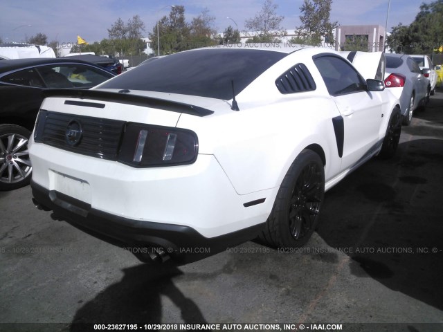 1ZVBP8CF1B5152245 - 2011 FORD MUSTANG GT WHITE photo 4