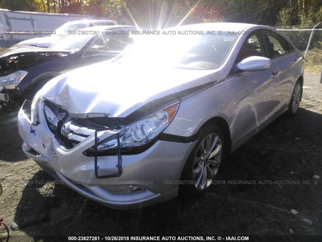 5NPEC4AB7BH279439 - 2011 HYUNDAI SONATA SE/LIMITED SILVER photo 2